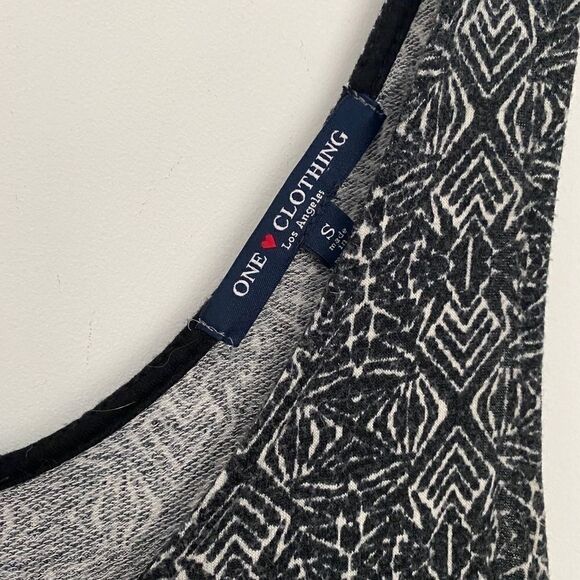 One Clothing Los Angeles SZ S black and white romper - Picture 3 of 3